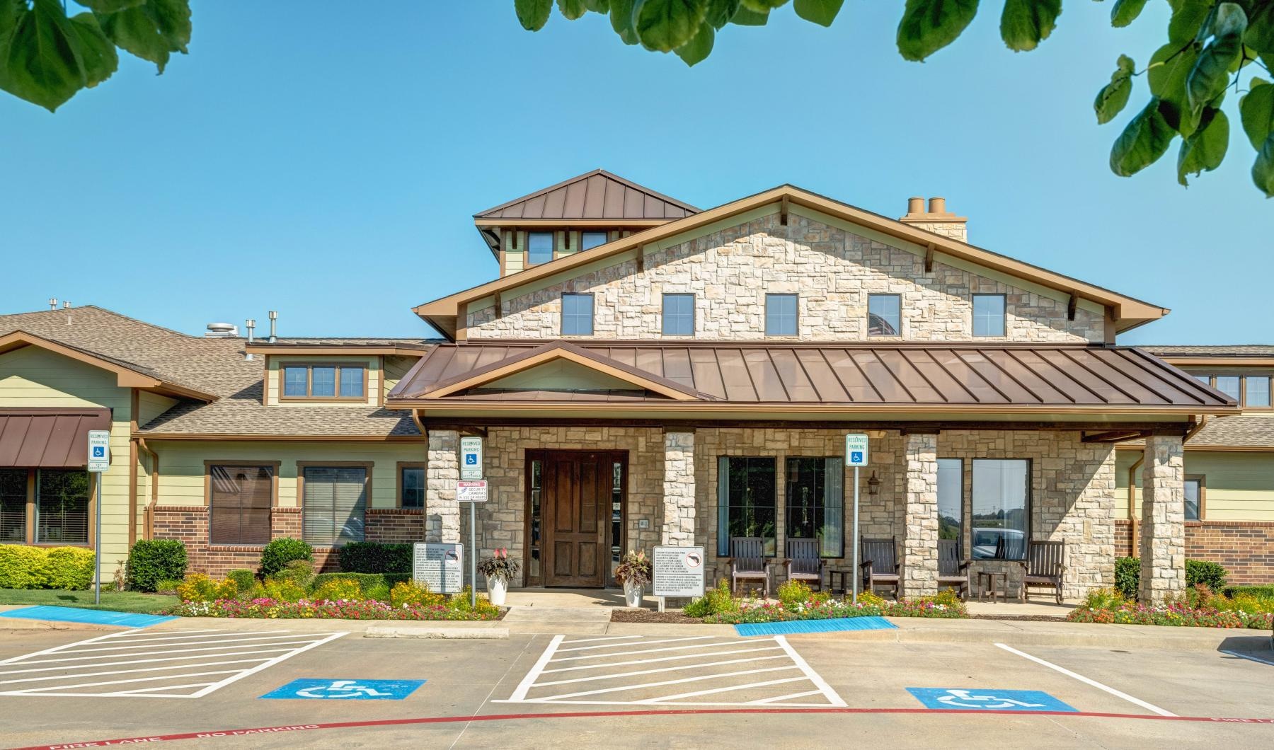 Buffalo Creek leasing office and parking lot